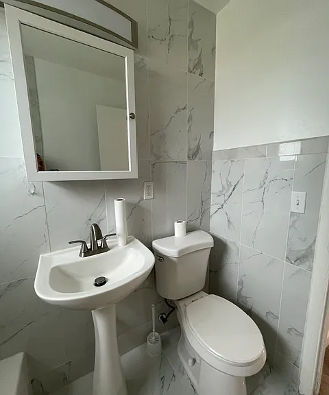 854 Chippendale St — Photo 6