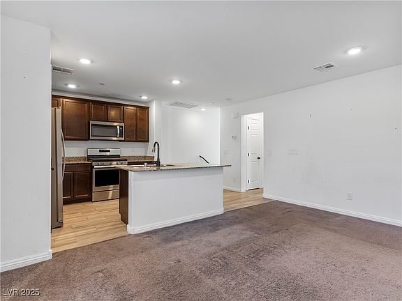 5th image of 4543 Pencester St