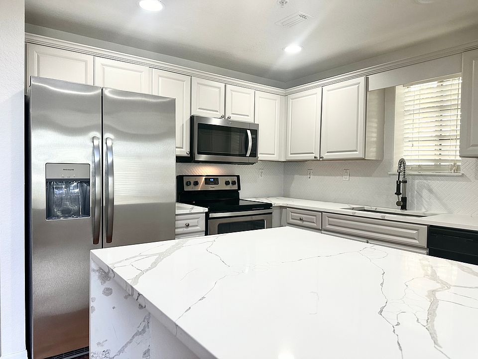 1st image of 5230 W Kennedy Blvd