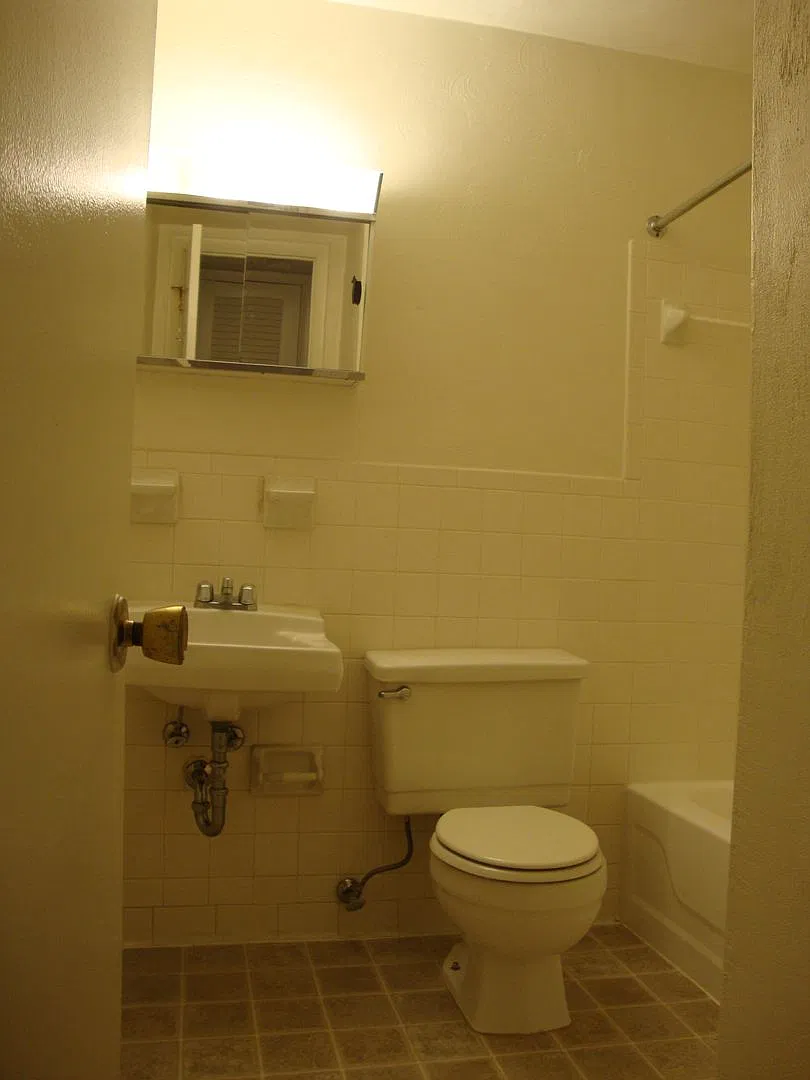 802 Washington — Photo 2
