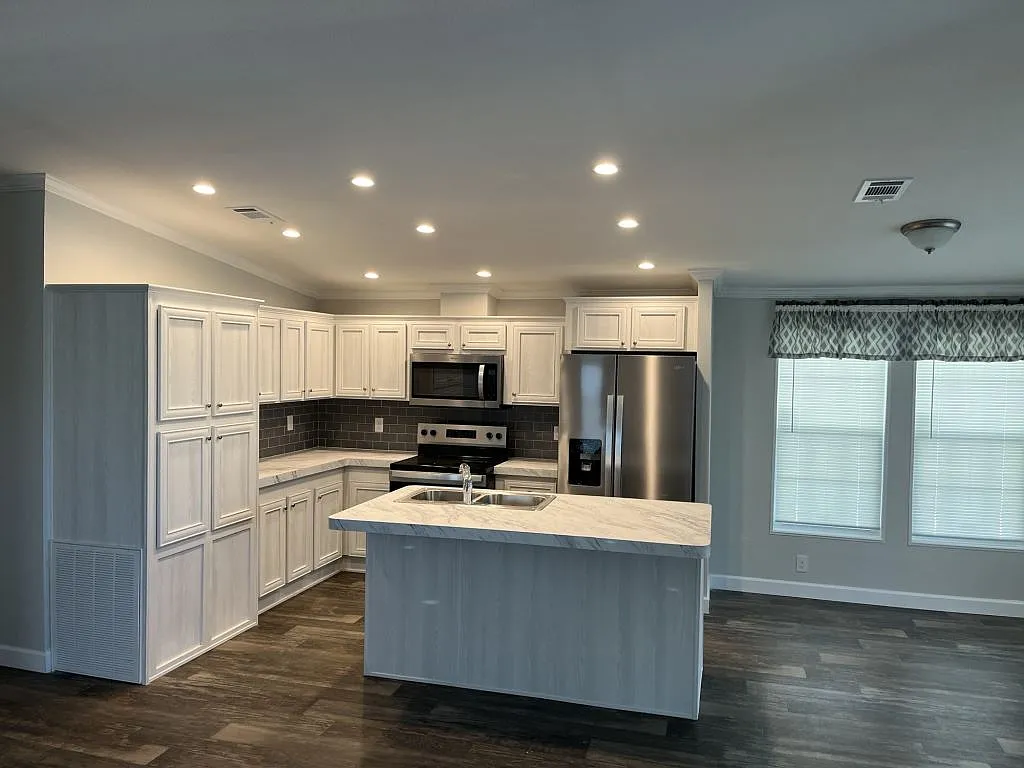 3 bed, 2.0 bath, 1459 sqft, $1,799 — Photo 4