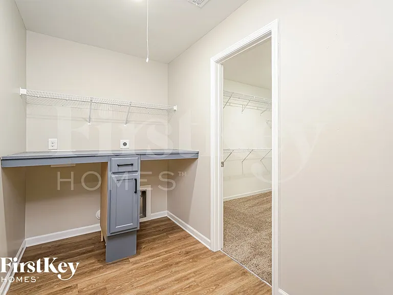 817 Sagemount St — Photo 16