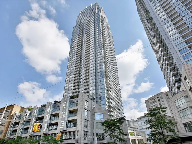 2191 Yonge St #2703 — Photo 17