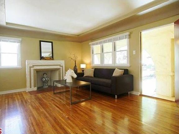 3rd image of 1416 E Garfield Ave