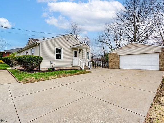 3rd image of 545 Hillman Rd