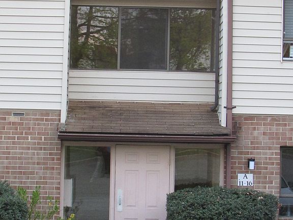 Entrance to the builing 