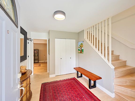 2nd image of 809 Seymour Blvd