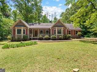 290 Kari Glen Dr, Fayetteville, GA 30215