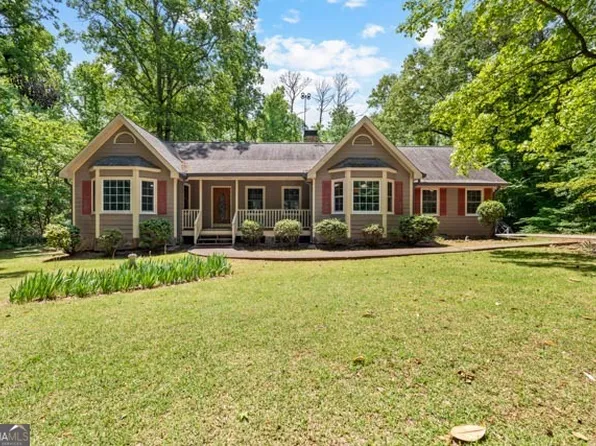 290 Kari Glen Dr, Fayetteville, GA 30215