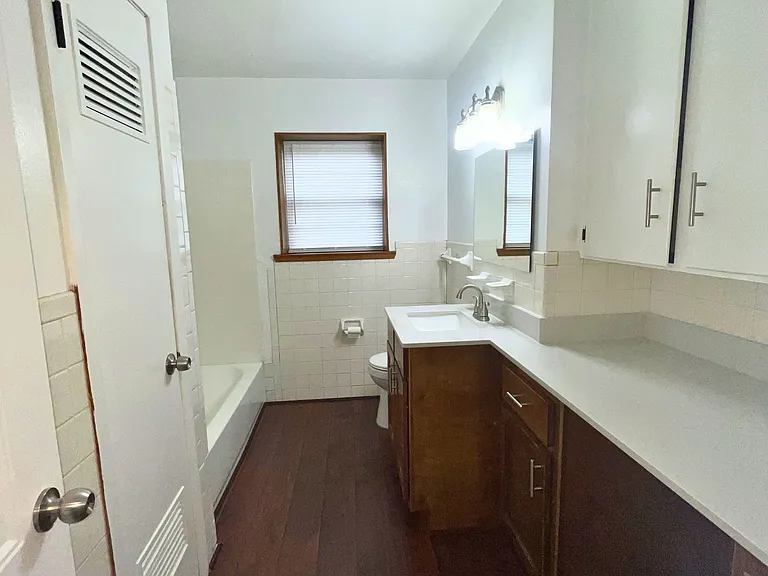 1025 Warden St — Photo 7