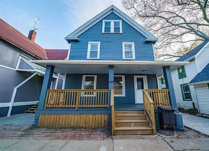 2189 W 31st St photo 1