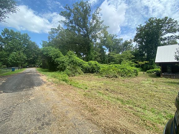 35th image of 140 Bellview Rd