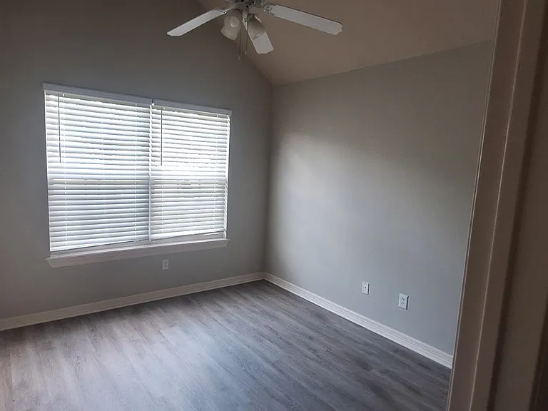 616 Highland Ct — Photo 14