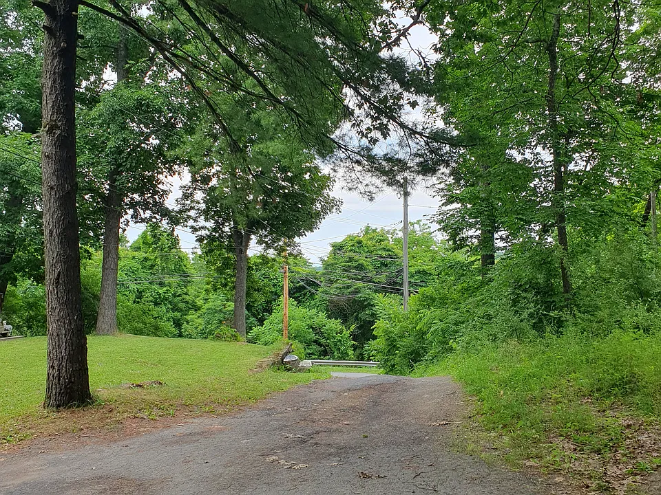 199 Forest Hills Ave