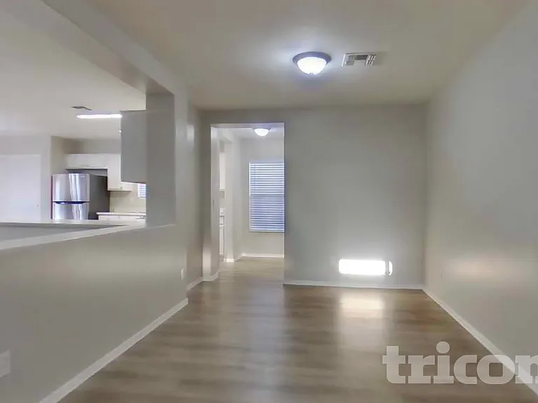 12601 W Pershing St — Photo 4