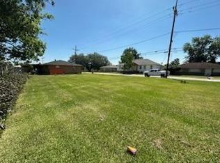 2608 Guerra Dr, Violet, LA 70092