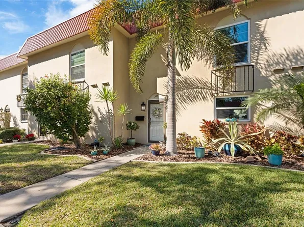 2700 Bayshore Blvd APT 560, Dunedin, FL 34698