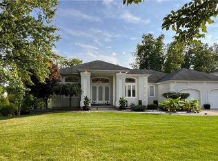 271 Forest Creek Ln, Grand Island, NY 14072