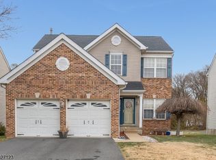 444 Hamilton Dr, Stewartsville, NJ