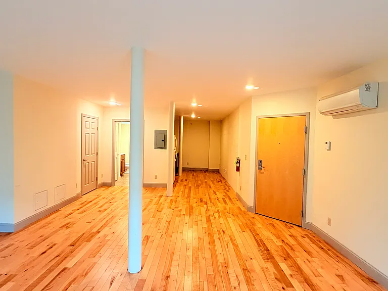 191 College St #203 — Photo 6