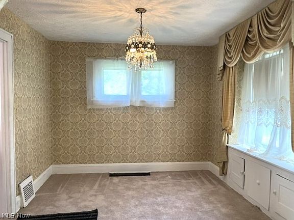 4th image of 1057 Dover Ave