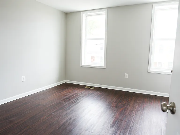 22 N Abington Ave — Photo 10