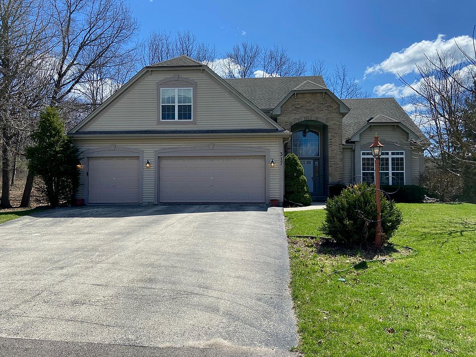 1st image of 317 Woodlands Ct