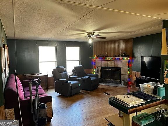 2nd image of 6736 Victoria Ln