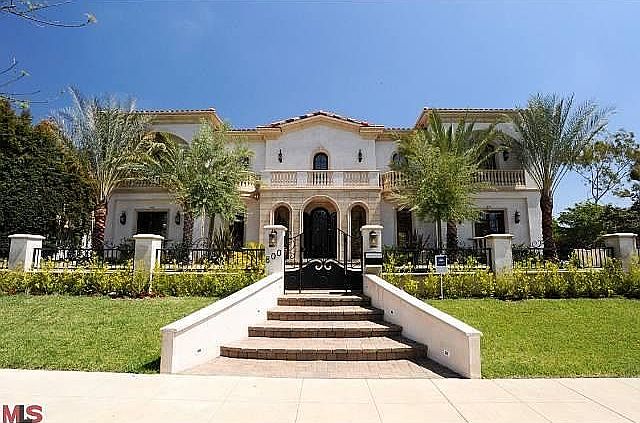 1st image of 800 N Linden Dr