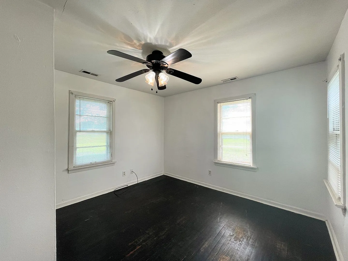 3 bedroom home — Photo 4