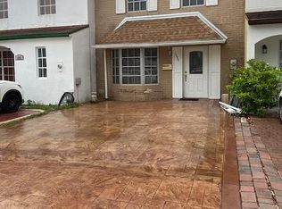 1694 W 72nd St, Hialeah, FL 33014