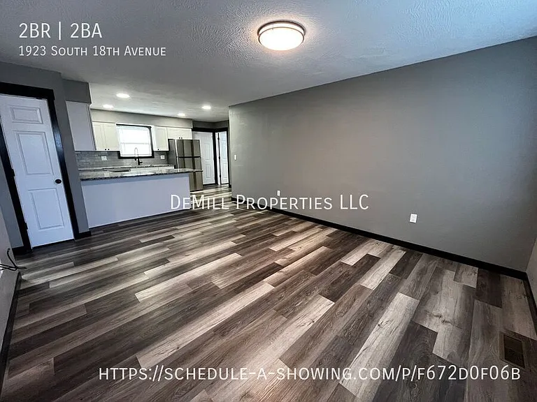 1923 S 18th Ave — Photo 4