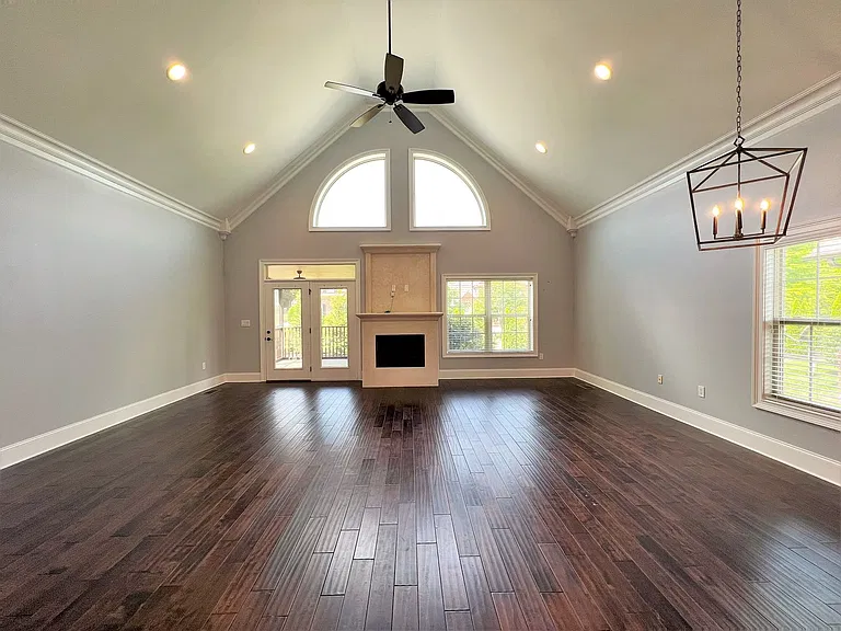 1121 Andalusian Way — Photo 6