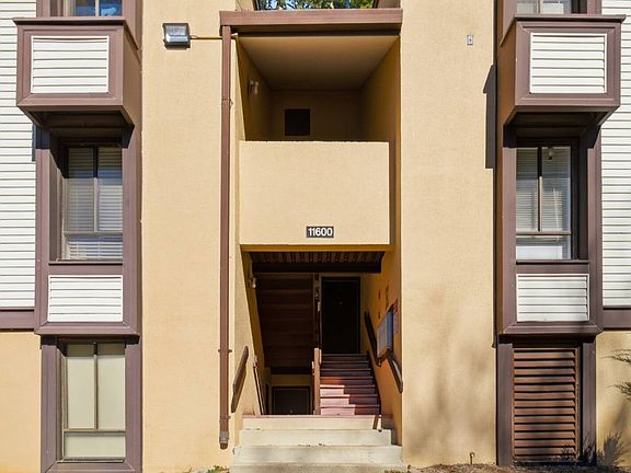 2nd image of 11600 Stoneview Sq