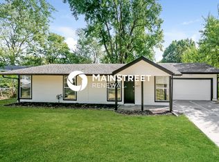 607 Hamblen Rd, Greenwood, MO 64034