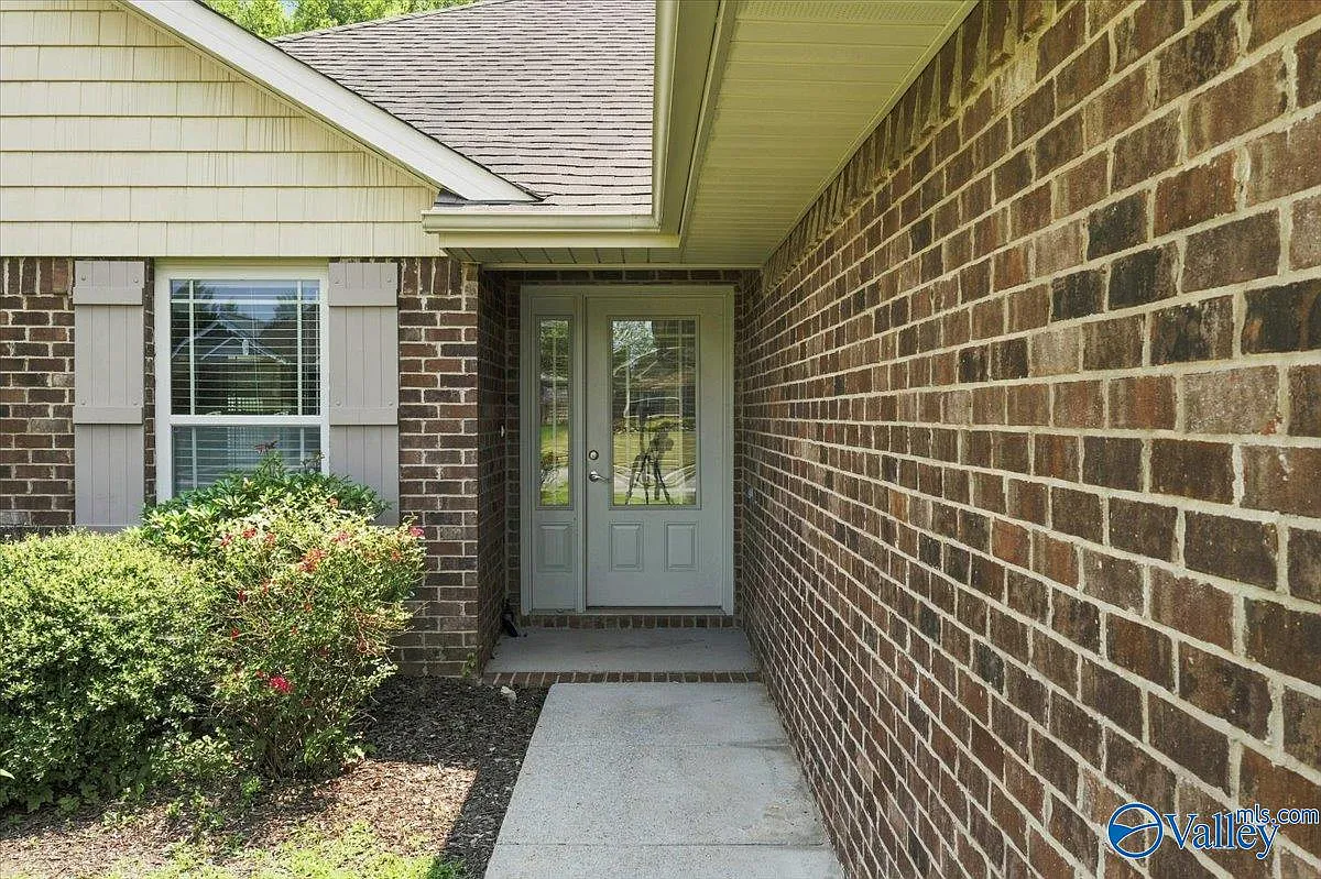 3 bed, 2.0 bath, 1312 sqft, $1,700 — Photo 4