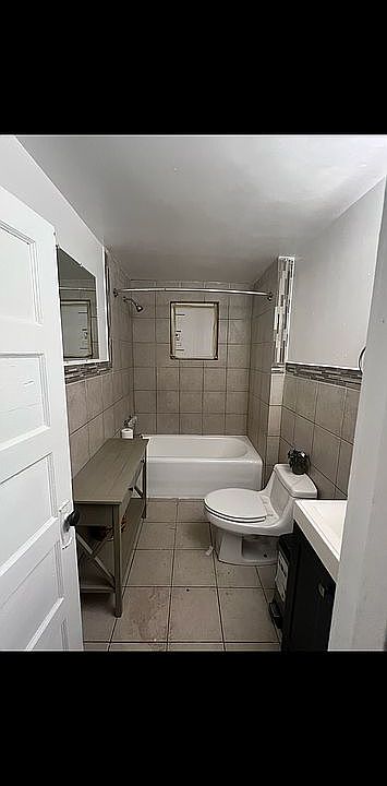 1st image of 429 Auburn Ave