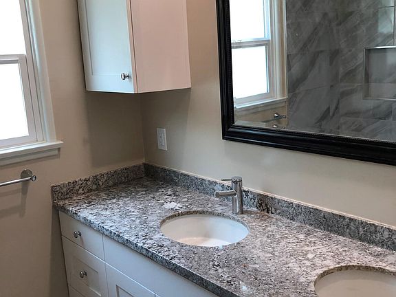 Bathroom vanity