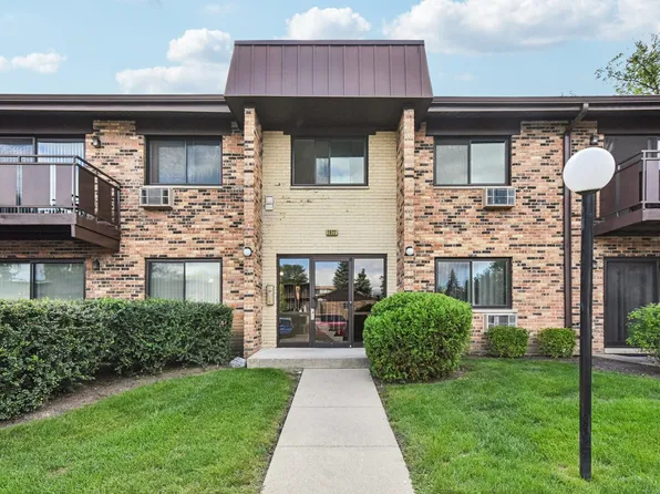 2622 N Windsor Dr Unit 101, Arlington Heights, IL 60004