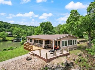 97 Random Rd, Edwards, MO 65326