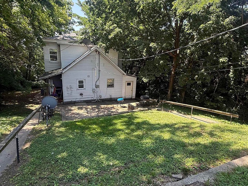 2nd image of 1006 Court St #1008