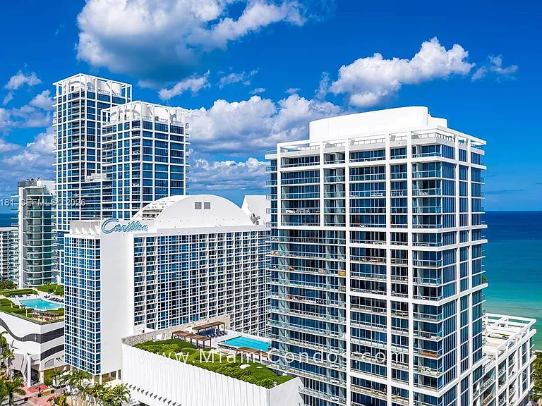 6801 Collins Ave #LPH05 — Photo 38
