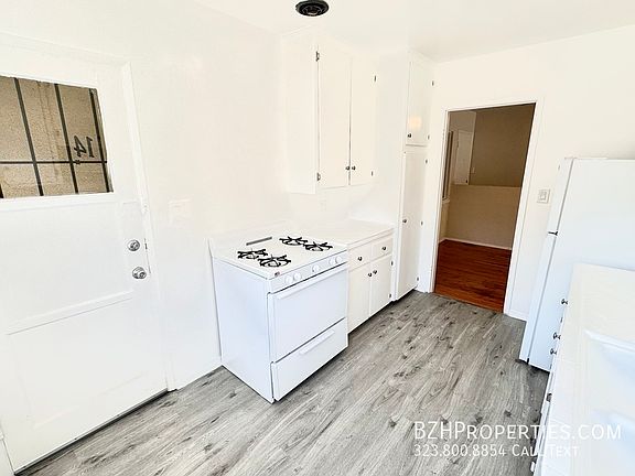 5th image of 8151 Fountain Ave #14