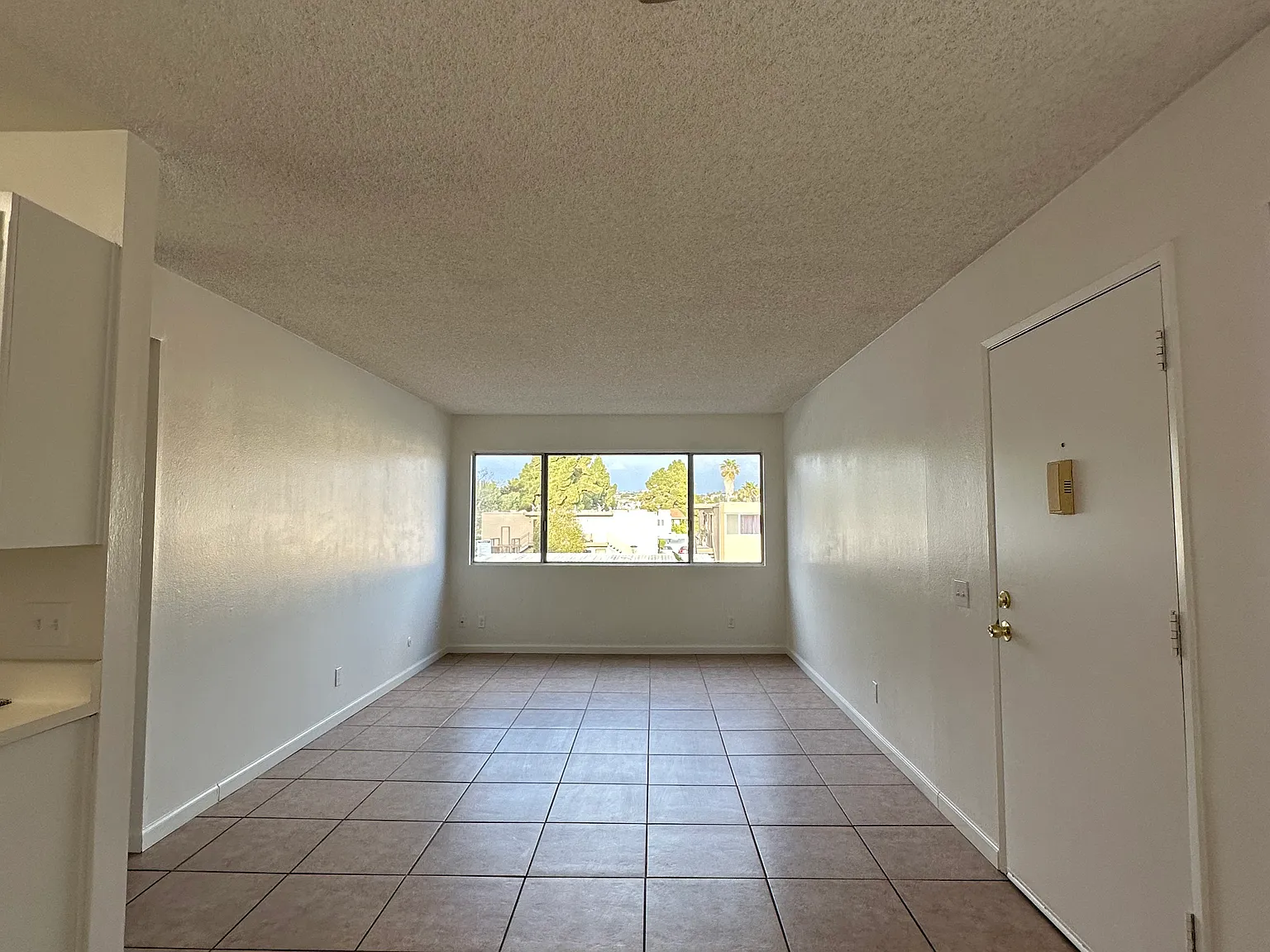 2 bed, 800 sqft, $2,295 — Photo 2