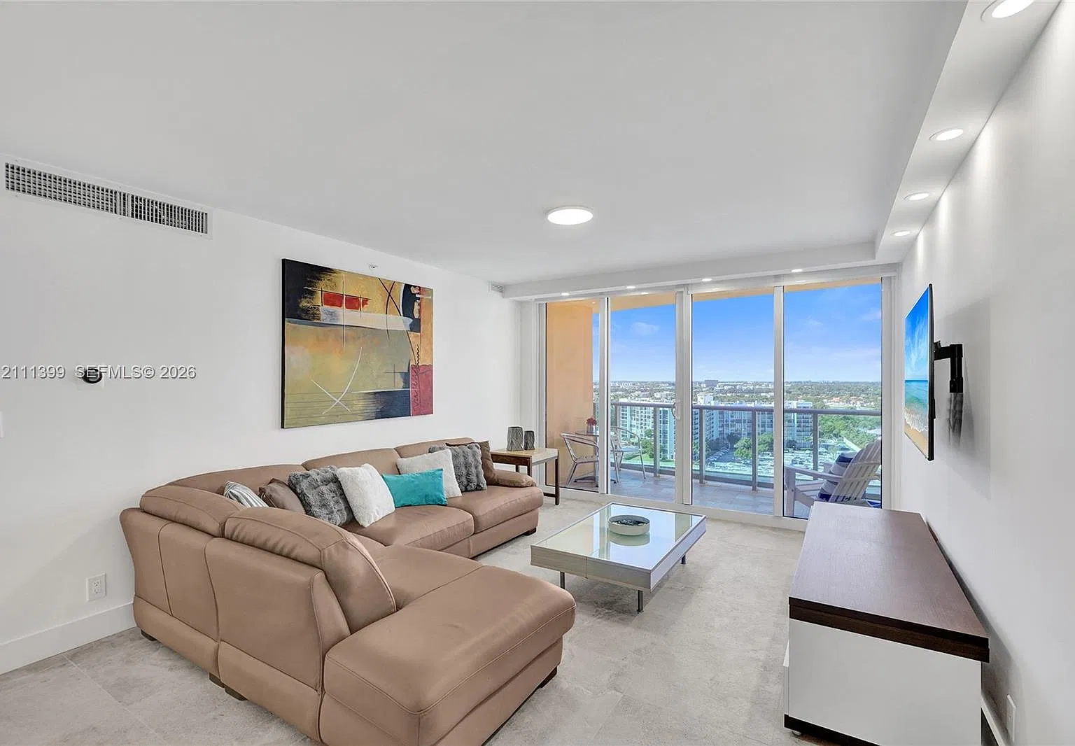 Wave Condo — Photo 3