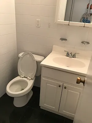 Rented by UES Management | media 22