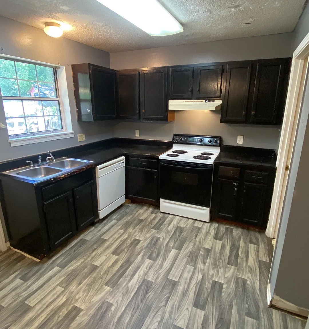 807 Holder Court - 1 — Photo 1