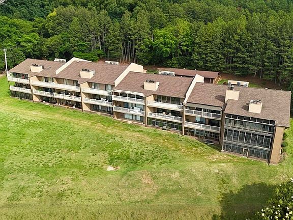 2nd image of 4319 Lakeshore Ln Unit 307