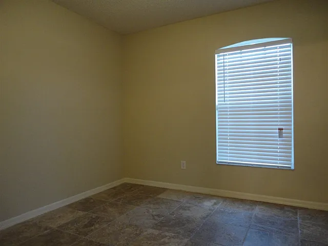 732 McLean Ct — Photo 6