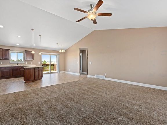 3rd image of 6905 Lakeshore Dr